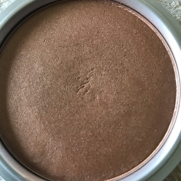 2 for $12 — The Balm - Betty-Lou Manizer - Picture 3 of 3